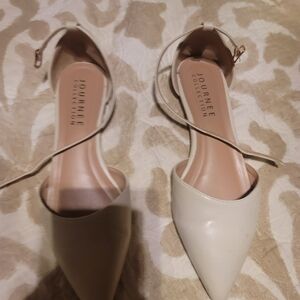Journee Collection Cream Flats with Minimalist Design